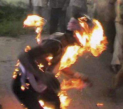 وفاة المواطن احمد المطارنة الذي حرق نفسه أمام أمانة عمان..بعد ان اوصى تسليم وصيته لجلالة الملك شخصياً