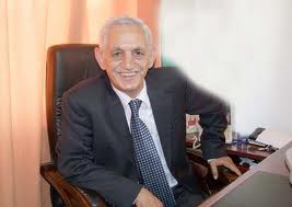 الكاتب فيصل البطاينة يكشف علامة الوزير محمد المومني بالسفارة الامريكية