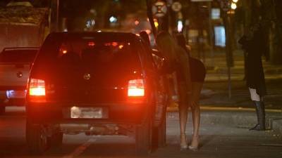 مليون بائعة هوى تستعد للمشاركة ببطولة كأس العالم في البرازيل