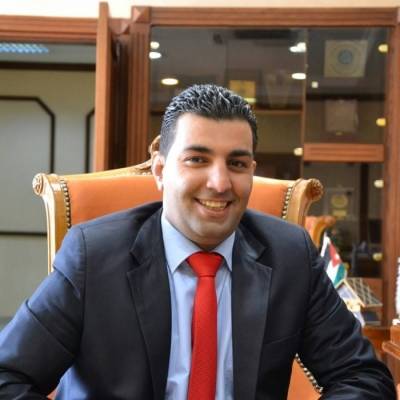 الزميل الإعلامي الدكتور إسلام العياصرة على سرير الشفاء