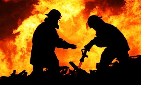 إخلاء 45 نزيلا إثر اندلاع حريق بفندق في البحر الميت