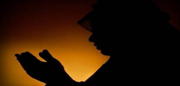 الطفل محمد انعم الله عليه بمتبرع بالقرنية ولكن الفقر قتل الامل.. مناشدة لاهل الخير