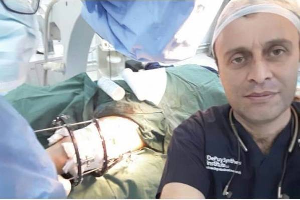 الدكتور مهند الريماوي يضيف انجاز جديد في مسيرته ويجري عملية عجز عنها الأطباء الآخرون ..