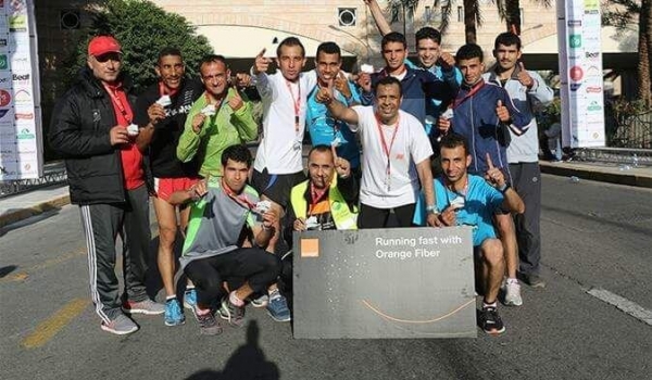 فريقOrangeالأردن بطل سباق تتابع الركض من البحر الميت إلى البحر الأحمر عن فئة نصف الماراثون
