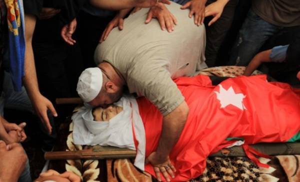 غالب الزعبي ممنوع من دخول بيت عزاء  الشهيد الجواودة