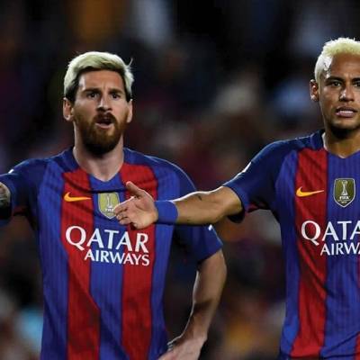 برشلونة يبدأ في إزالة صور نيمار من واجهات النادي بعد قراره بـالخيانة