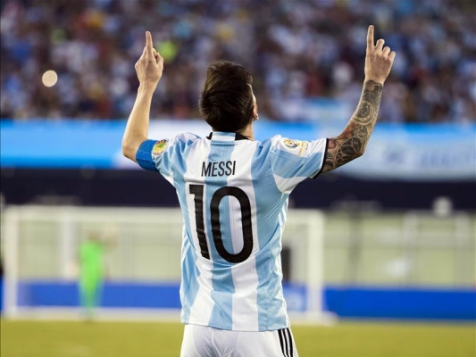 ميسي يقود الأرجنتين إلى كأس العالم