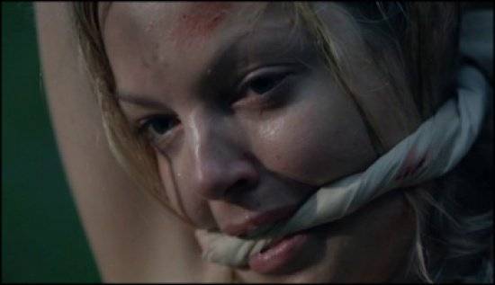 (4) مصريين يتناوبون على اغتصاب مُضيفة بعد اختطافها