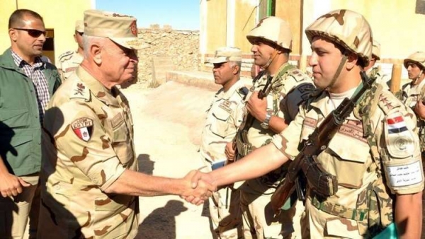 رئيس الأركان المصري الجديد يطلب من الجيش اليقظة الكاملة