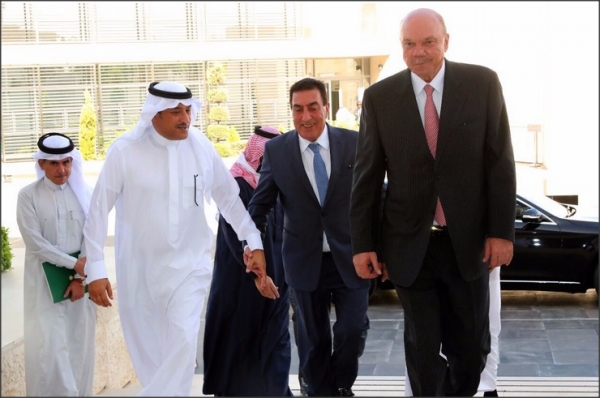 الفايز والطراونة يزوران السفير السعودي (صور)