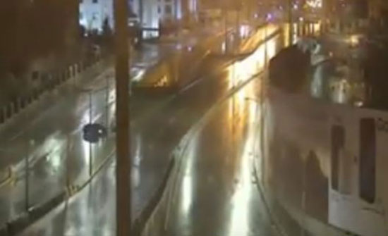 بالفيديو : حادث سير وقع بسبب الامطار