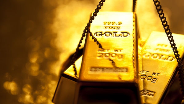 الذهب يسجل أول مكاسب أسبوعية في شهر