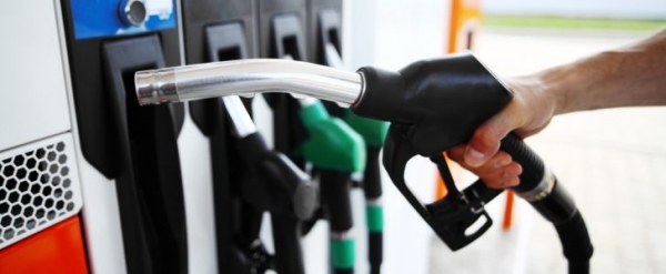 الحكومة تخفض اسعار البنزين والديزل وتثبت الكاز