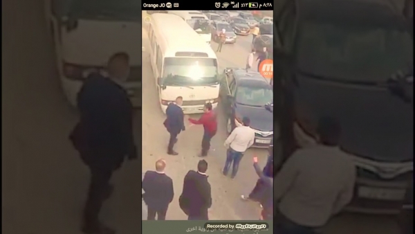 ايقاف المعتدين على سائق مركبة في المدينة الرياضية بسجن الجويدة ..فيديو