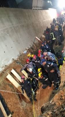 فقدان شخصين في انهيار حفرة امتصاصية في سحاب واستمرار عمليات البحث (صور)