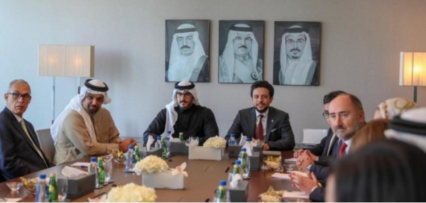 مجلس الوزراء البحريني يرحب بنتائج زيارة ولي العهد للمنامة