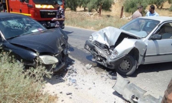 اصابة 5 أشخاص بحادث تصادم في اربد