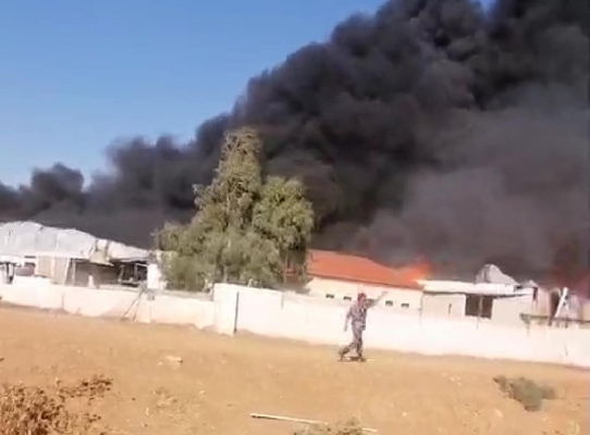 حريق كبير في أحد المصانع بالقسطل (فيديو)