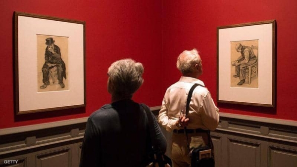 الاهتمام بالفنون وطول العمر.. دراسة تكشف الرابط الغريب