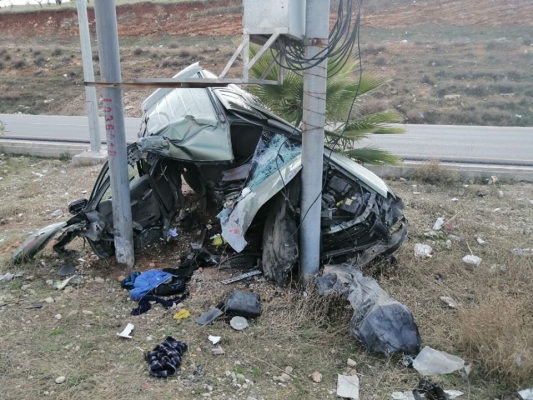 وفاة طفل وإصابة 3أشخاص بحادث مروع على طريق إربد عمان (صور)