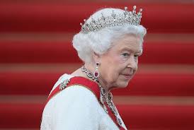 ملكة بريطانيا تعزل نفسها في وندسور