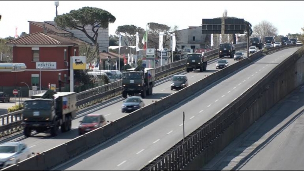 شاهدوا : الجيش الروسي في شوارع ايطاليا
