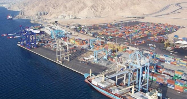 باخرة ذرة تحمل 38 ألف طن ترسو في ميناء العقبة