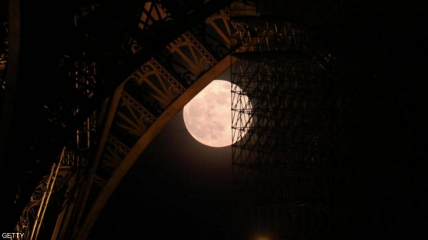 بالصور.. آخر ’قمر عملاق‘ في عام كورونا