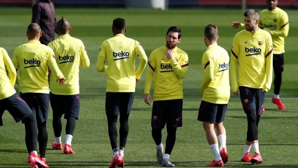 لاعبو برشلونة تحت ضغط التهديد باستثناء 6
