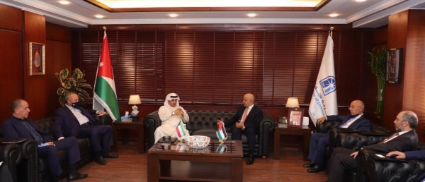 مجلس ادارة تجارة عمان يلتقي السفير الديحاني
