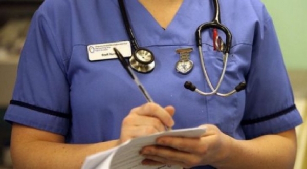 الممرضين تطالب بتحسينات على حوافز وعلاوة منتسبيها في القطاع العام