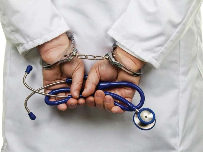 السجن والغرامة لطبيب قلب أردني بتهمة التسبب بوفاة مريض