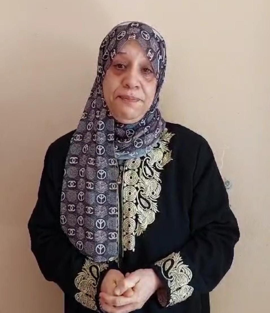 أردنية عالقة في غزة تحت الدمار: أمانة اللي بشوف الفيديو يخبر جلالة الملك والملكة