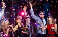 من سيارات البورش الفاخرة إلى رحلات جزر البهاما.. هكذا تكافئ شركة أمريكية شهيرة موظفيها المتميزين