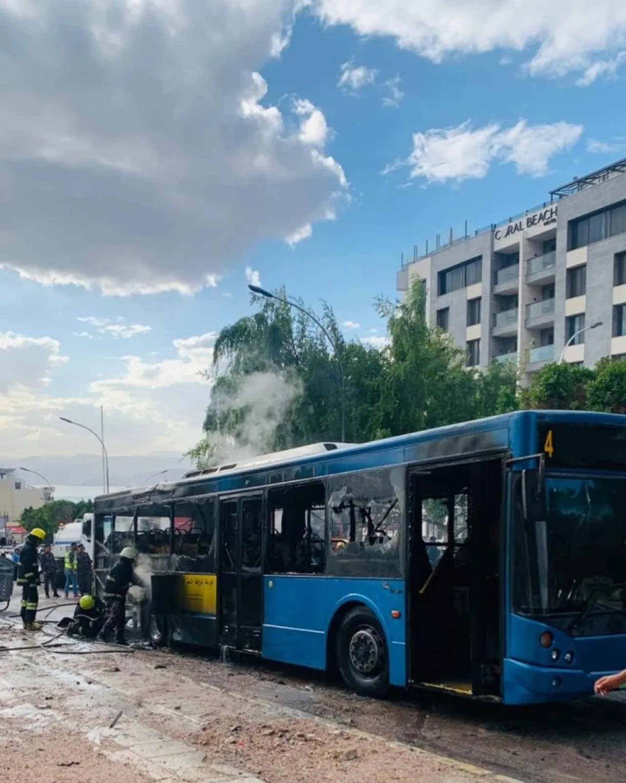 شركة العقبة للنقل اللوجستية تصدر بيانا حول اندلاع حريقٍ بإحدى حافلاتها