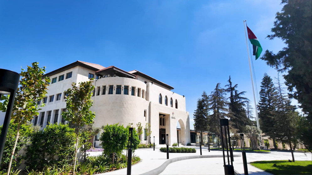 الموافقة على تعديل الأسس المتعلقة بتحديد الرسوم المدرسية للطلبة غير الأردنيين