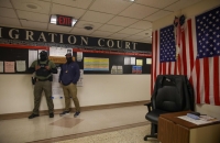 الولايات المتحدة تدفع لكل مهاجر غير شرعي مقابل المغادرة