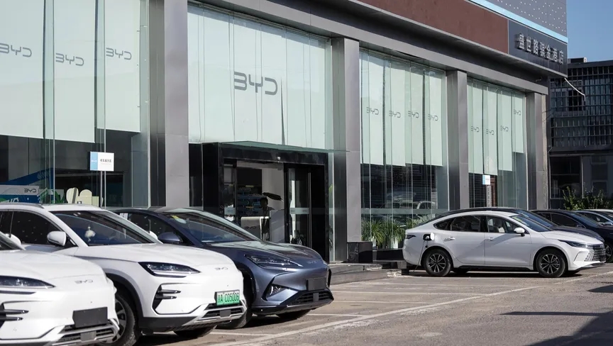 BYD تسحب أكثر من 115 ألف سيارة في الصين بسبب عيوب فنية تمس البطاريات وأنظمة القيادة