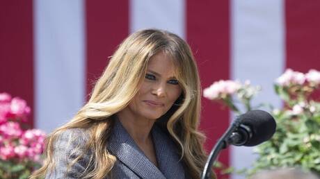 لا يليق بالرئيس! سيدة البيت الأبيض تعلق على رقص زوجها