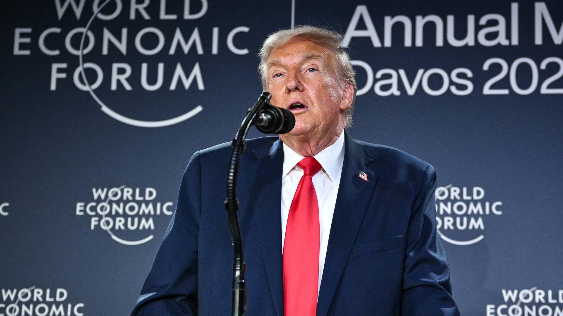 ترامب: لدينا أسطول عسكري كبير متجه إلى المنطقة وأكبر مما لدينا في فنزويلا