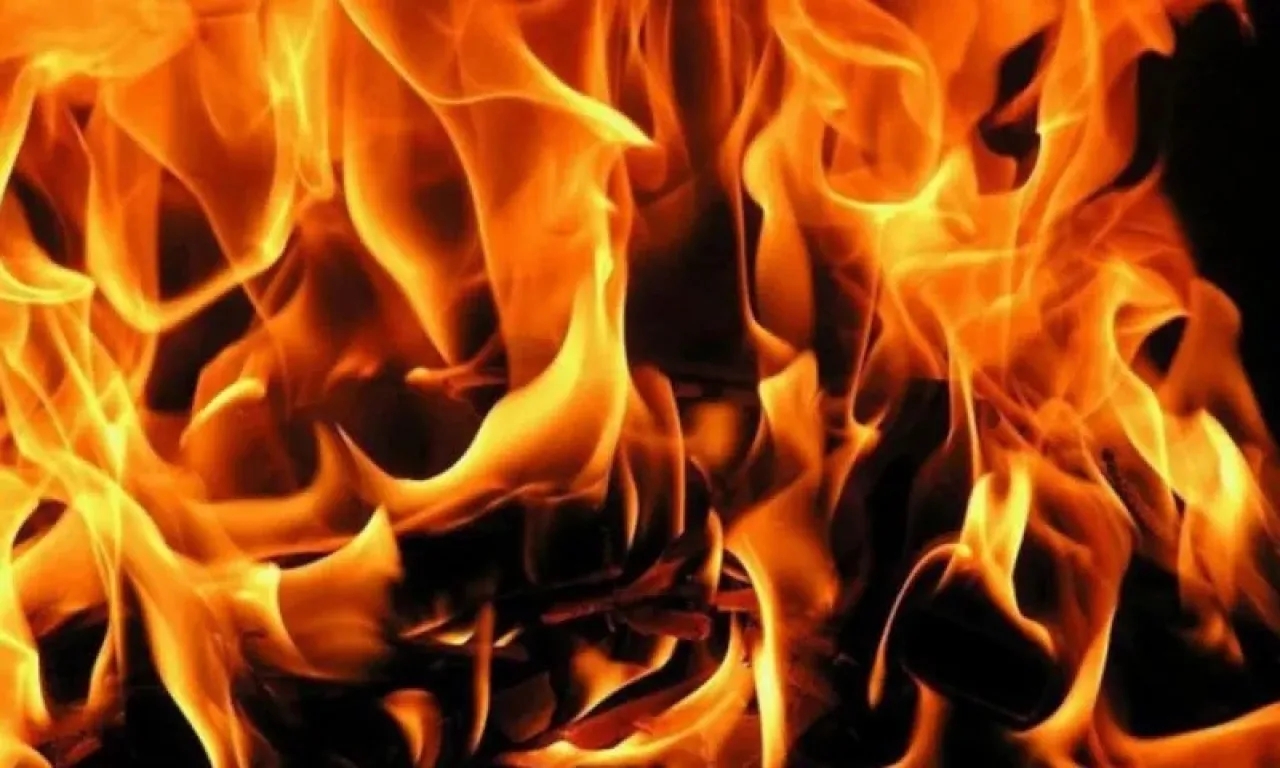 شاب يحرق نفسه في بني كنانة