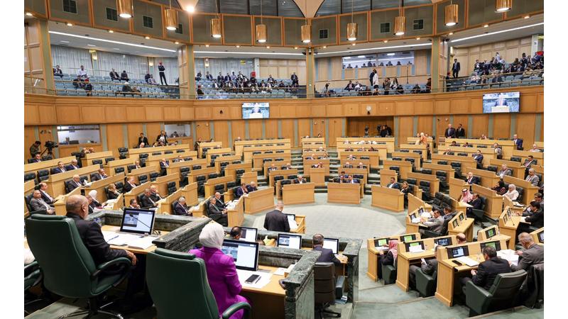 مناقشة ملفات النقل والزراعة والتأمين الصحي في جلسته الرقابية الثالثة