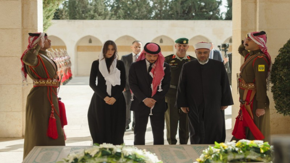 نائب الملك يزور ضريح المغفور له الملك الحسين