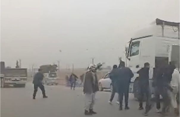 اعتداءات على الشاحنات الأردنية في الرقة تثير استنكارًا واسعًا