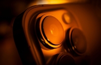 آبل تستعد لطرح آيفون اقتصادي مزوّد بسيري أكثر ذكاءً قريبًا