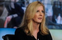 وصفت إبستين بـالأخ الأكبر.. رسائل إلكترونية تطيح بكبيرة محامي بنك غولدمان ساكس