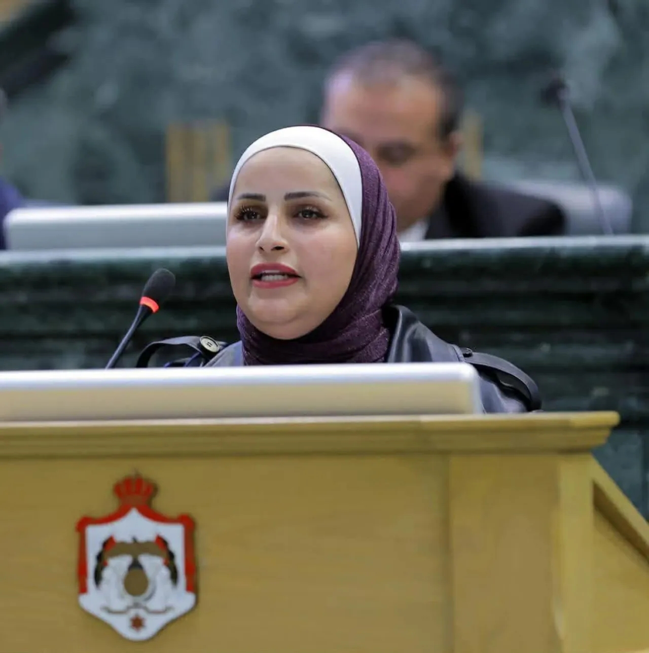 النائب العزازمة: لم استلم الكوبونات ومبلغ 20 ديناراً لا يكفي لتغطية متطلبات أسر مستورة