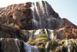 مستثمر مجهول يحول الحمة الأردنية إلى مكرهة صحية ووزارة السياحة تخلف بوعودها