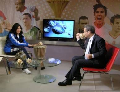 زوجة مقدم برنامج صدى الملاعب تعلق على غلاظة زوجها