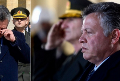 الملك يذرف الدموع في تركيا  صورة